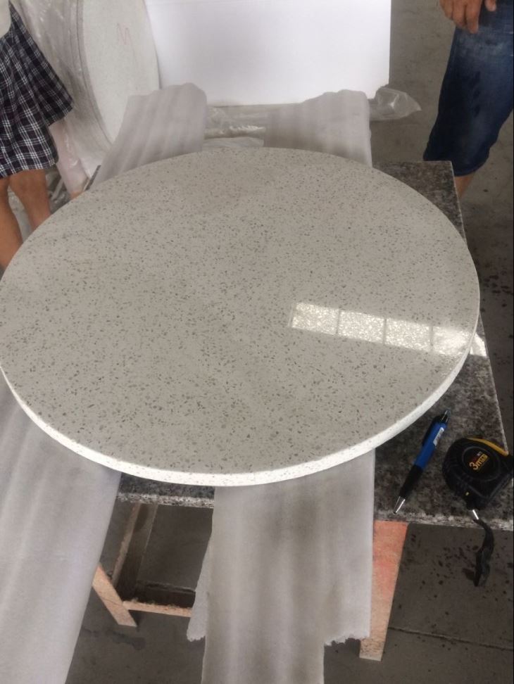 Round Quartz Tops